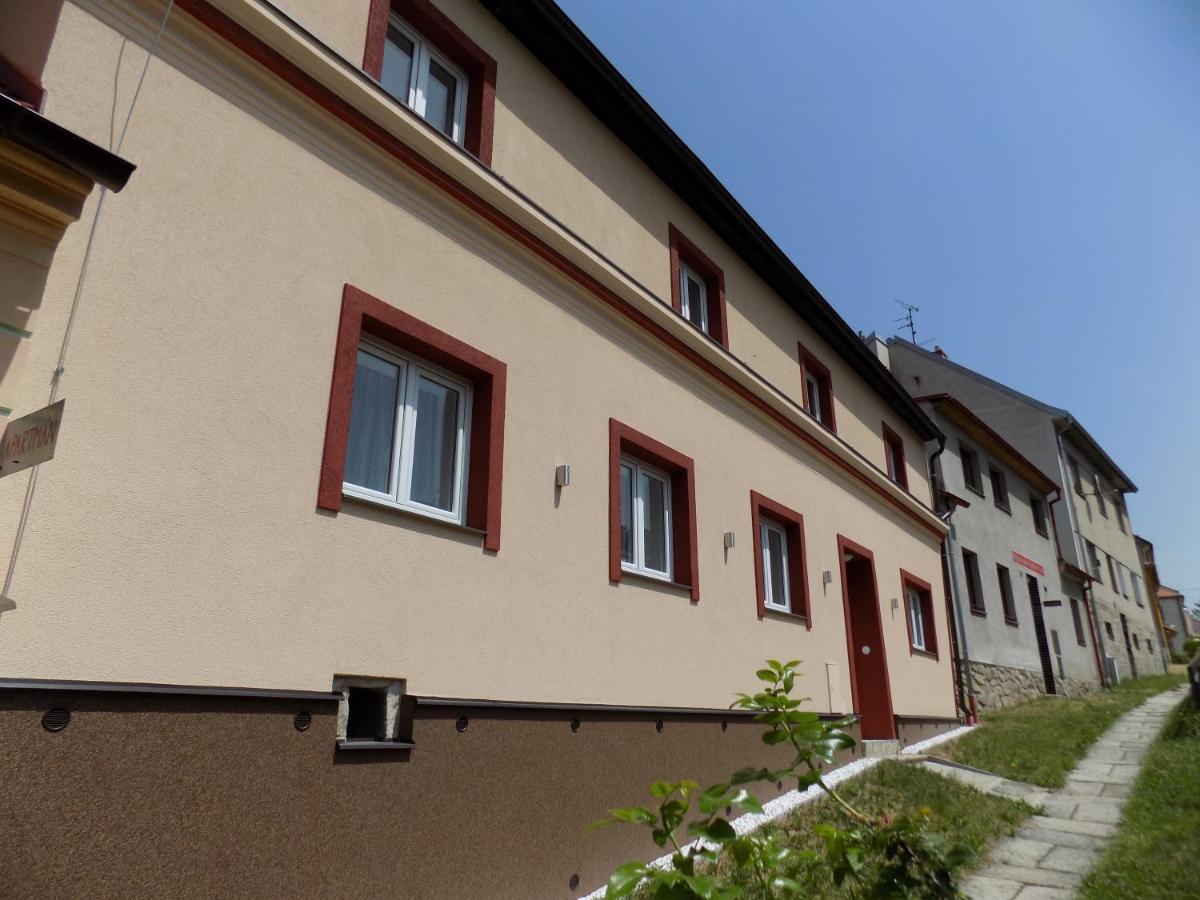 Ubytovani Apartmany Ferencikova Nové Hrady Εξωτερικό φωτογραφία