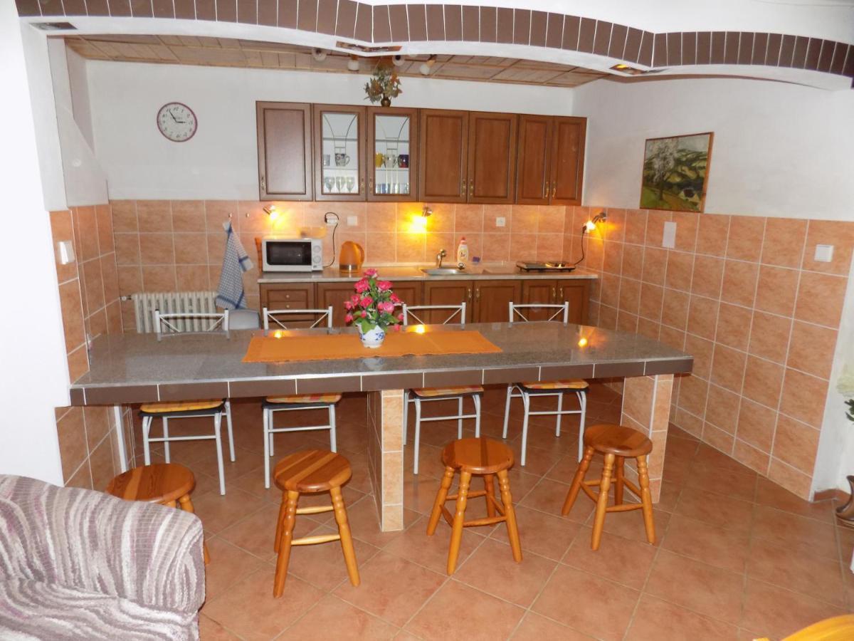 Ubytovani Apartmany Ferencikova Nové Hrady Εξωτερικό φωτογραφία