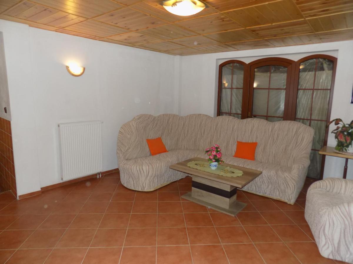 Ubytovani Apartmany Ferencikova Nové Hrady Εξωτερικό φωτογραφία