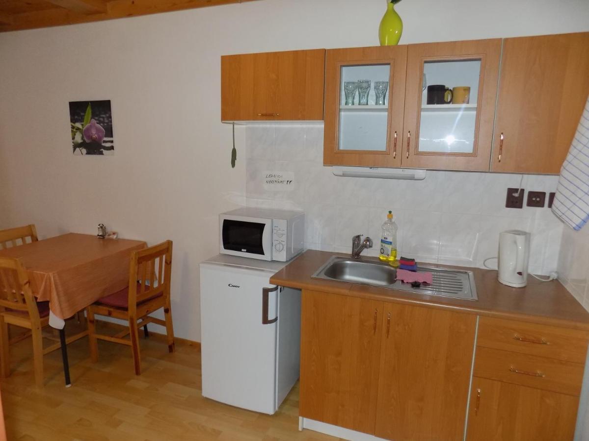 Ubytovani Apartmany Ferencikova Nové Hrady Εξωτερικό φωτογραφία