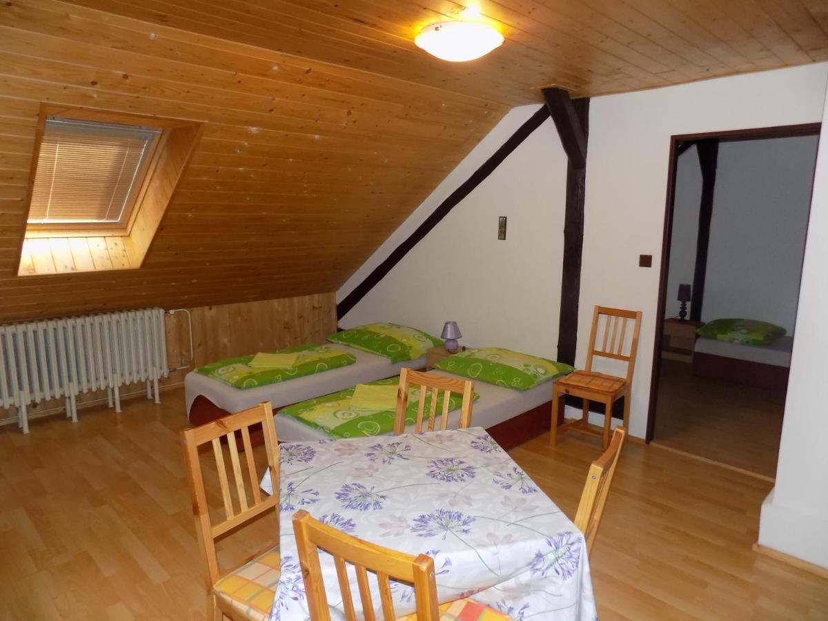 Ubytovani Apartmany Ferencikova Nové Hrady Εξωτερικό φωτογραφία